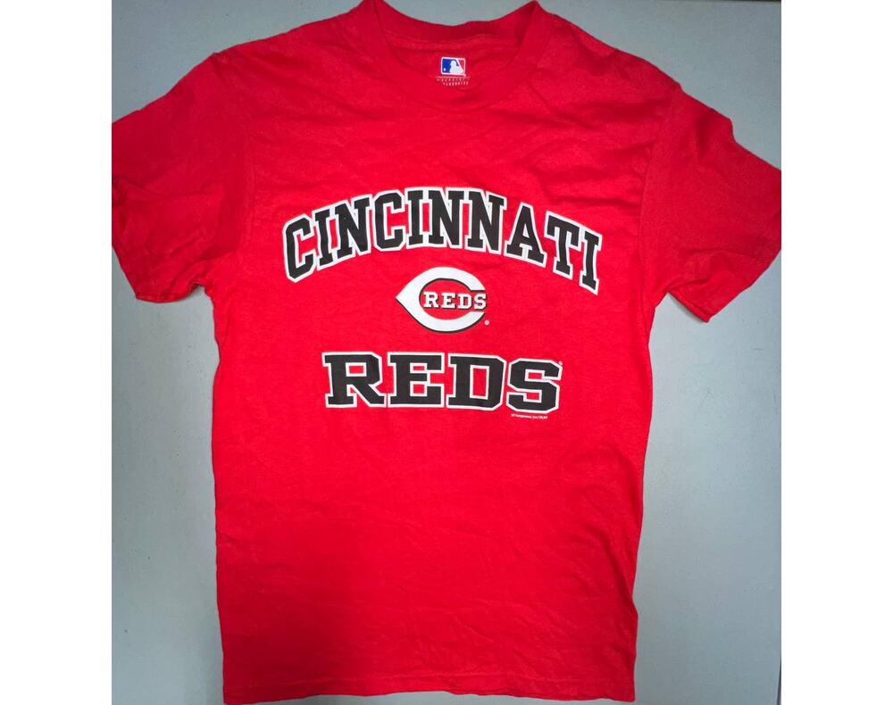 NWOT Cincinnati Reds Tee Adult S